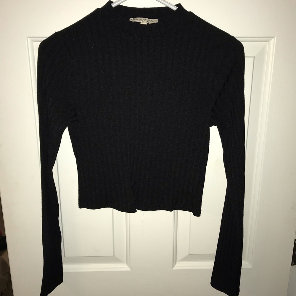 Black thick knit crop top
